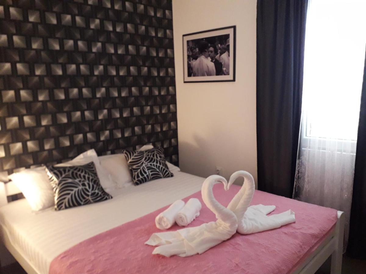Ana Apartmani Sveti Stefan Extérieur photo