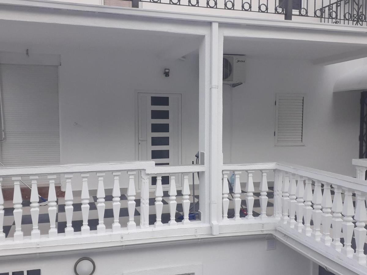 Ana Apartmani Sveti Stefan Extérieur photo