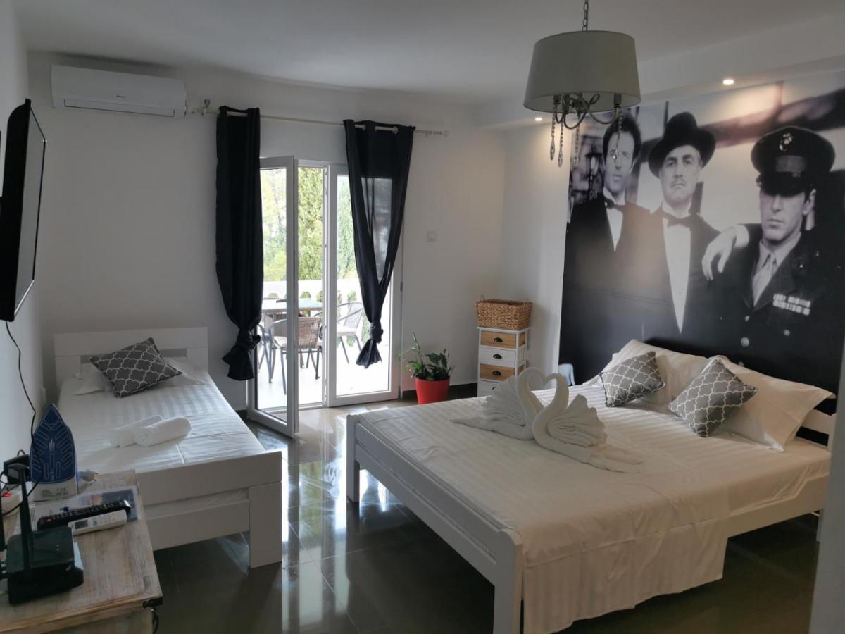 Ana Apartmani Sveti Stefan Extérieur photo