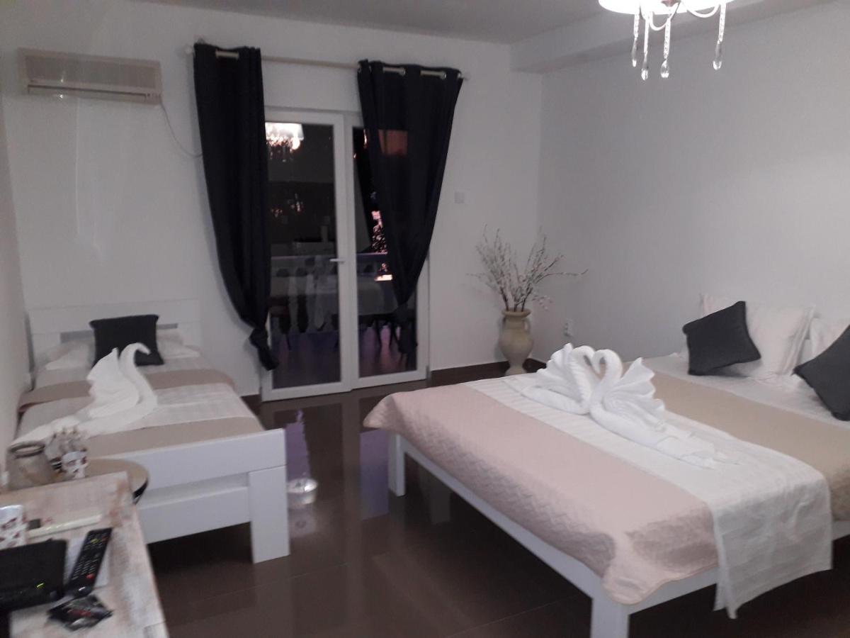 Ana Apartmani Sveti Stefan Extérieur photo